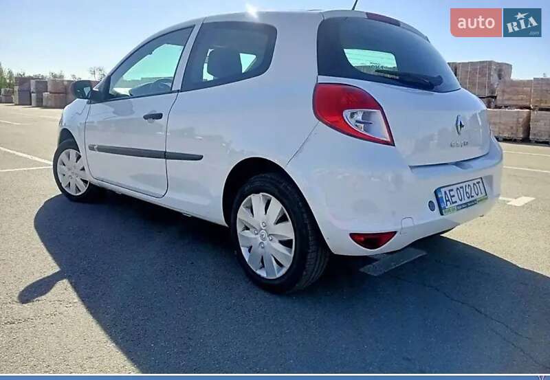 Хэтчбек Renault Clio 2010 в Кривом Роге