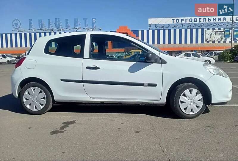Хэтчбек Renault Clio 2010 в Кривом Роге