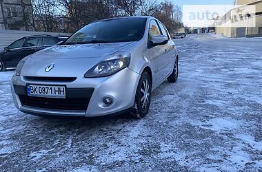 Хэтчбек Renault Clio 2010 в 