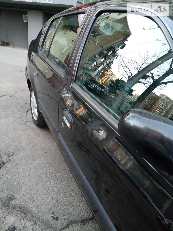 Седан Renault Clio 2003 в Києві фото 14 Седан Renault Clio 2003 в Києві