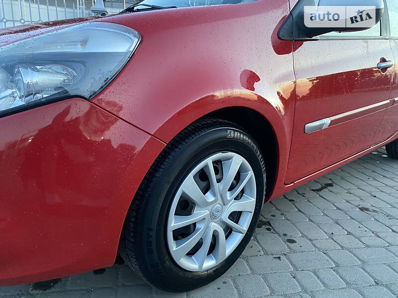 Универсал Renault Clio 2010 в Ивано-Франковске