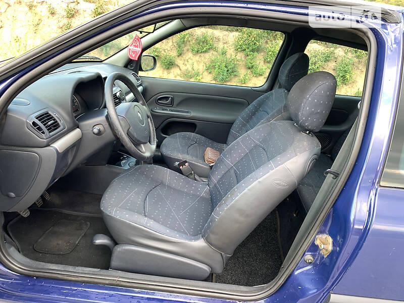 Хэтчбек Renault Clio 2002 в Черновцах