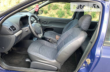 Хэтчбек Renault Clio 2002 в 