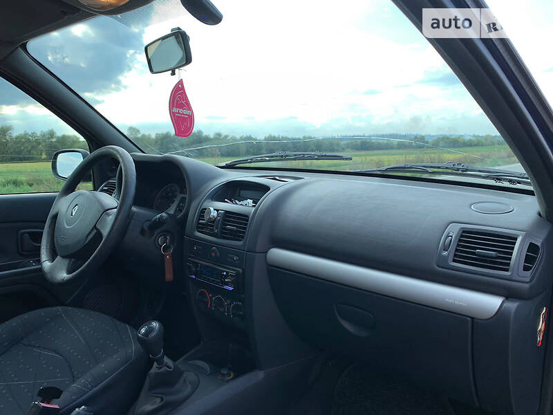 Хэтчбек Renault Clio 2002 в Черновцах