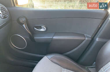Универсал Renault Clio 2011 в 