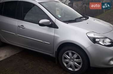 Хэтчбек Renault Clio 2011 в 