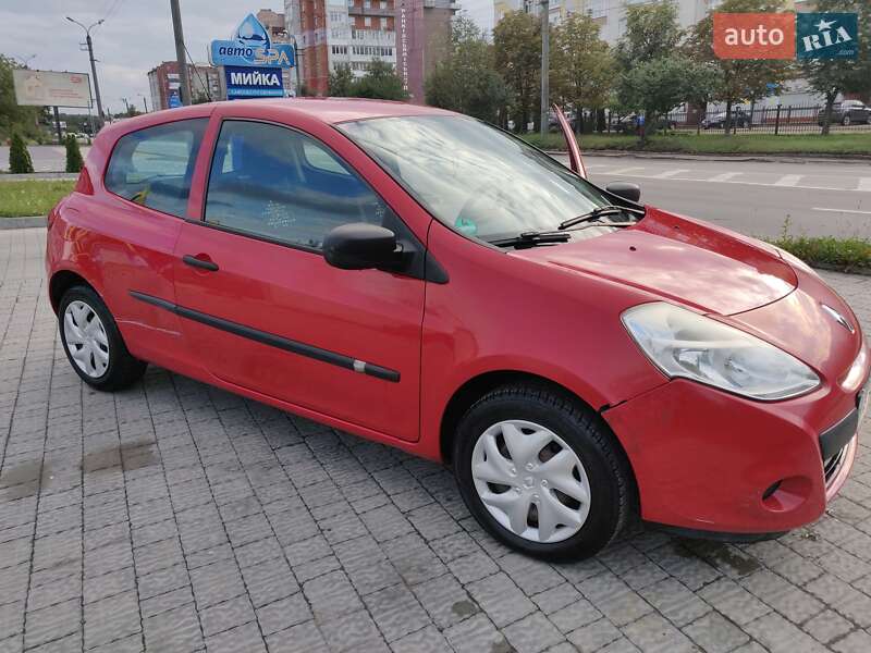 Хэтчбек Renault Clio 2012 в Ивано-Франковске