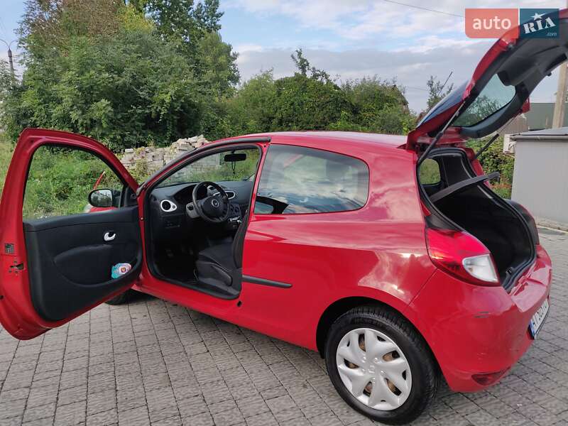 Хэтчбек Renault Clio 2012 в Ивано-Франковске