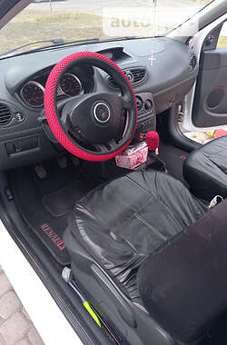 Хэтчбек Renault Clio 2011 в Львове