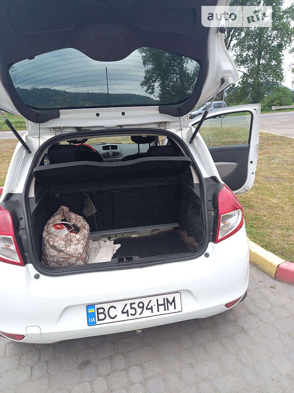 Хэтчбек Renault Clio 2011 в Львове