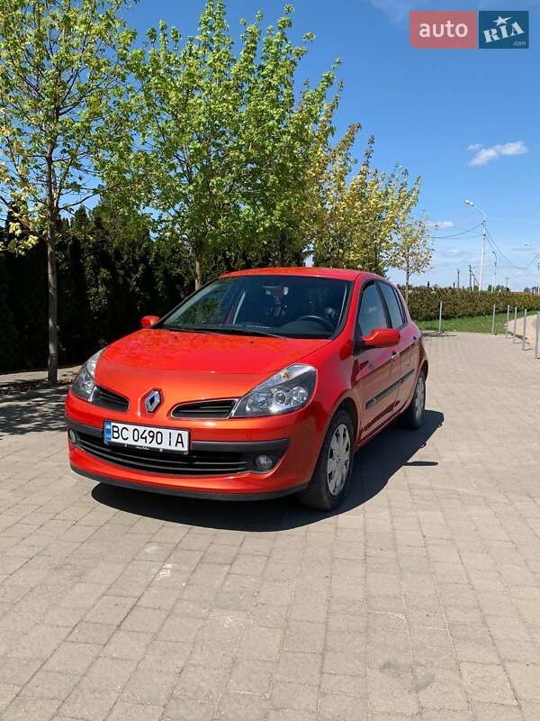 Хэтчбек Renault Clio 2009 в Львове