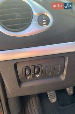 Хэтчбек Renault Clio 2009 в 