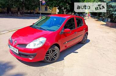 Хэтчбек Renault Clio 2006 в Умани