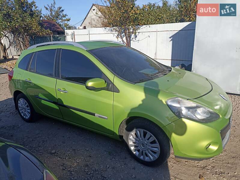 Хэтчбек Renault Clio 2009 в Новой Одессе