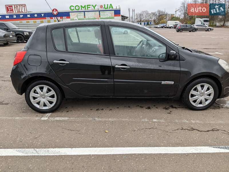 Хэтчбек Renault Clio 2007 в Ровно