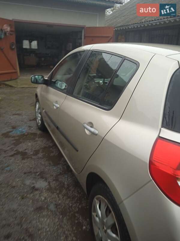 Хэтчбек Renault Clio 2006 в Чорткове