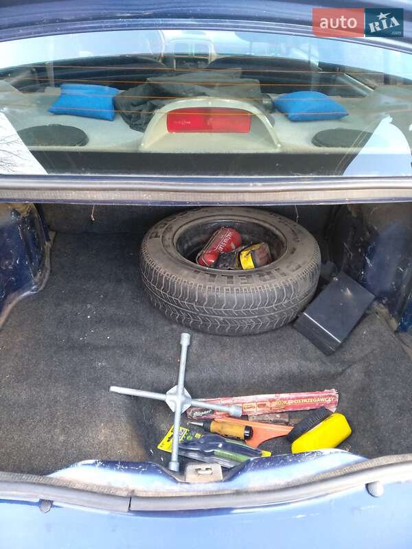 Хэтчбек Renault Clio 2001 в Кропивницком фото 9 Хэтчбек Renault Clio 2001 в Кропивницком