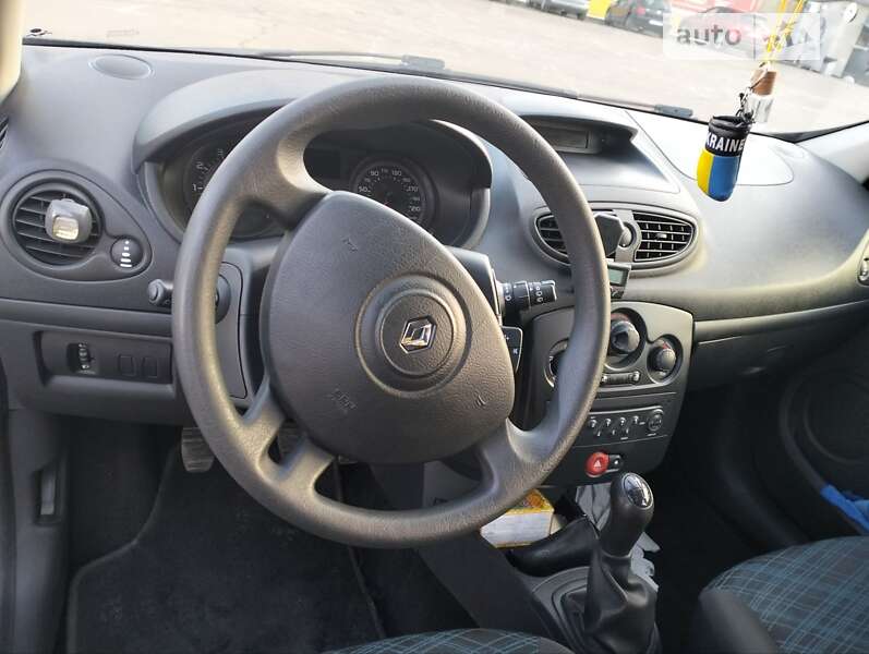 Хэтчбек Renault Clio 2007 в Житомире фото 9 Хэтчбек Renault Clio 2007 в Житомире