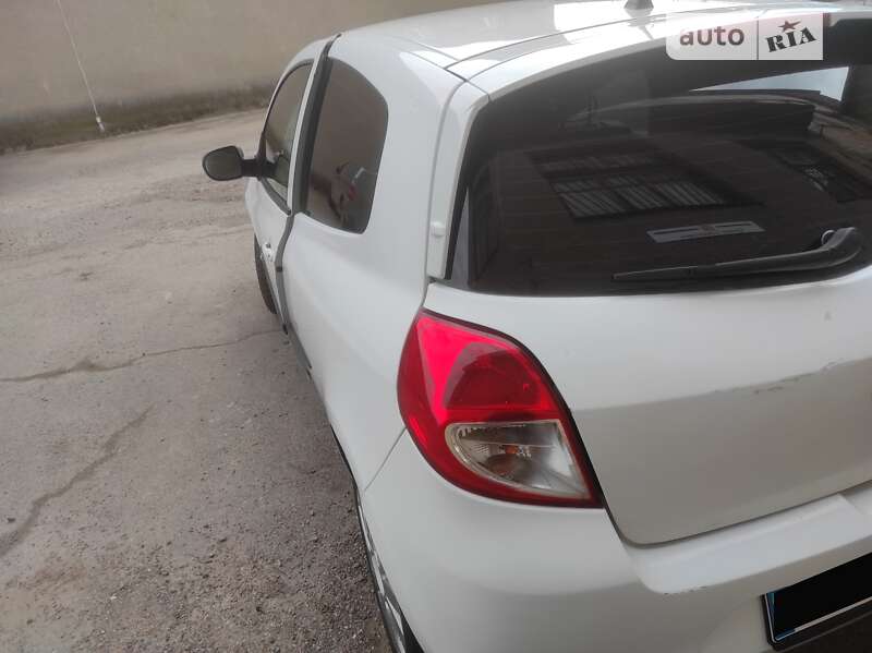 Хэтчбек Renault Clio 2011 в Одессе