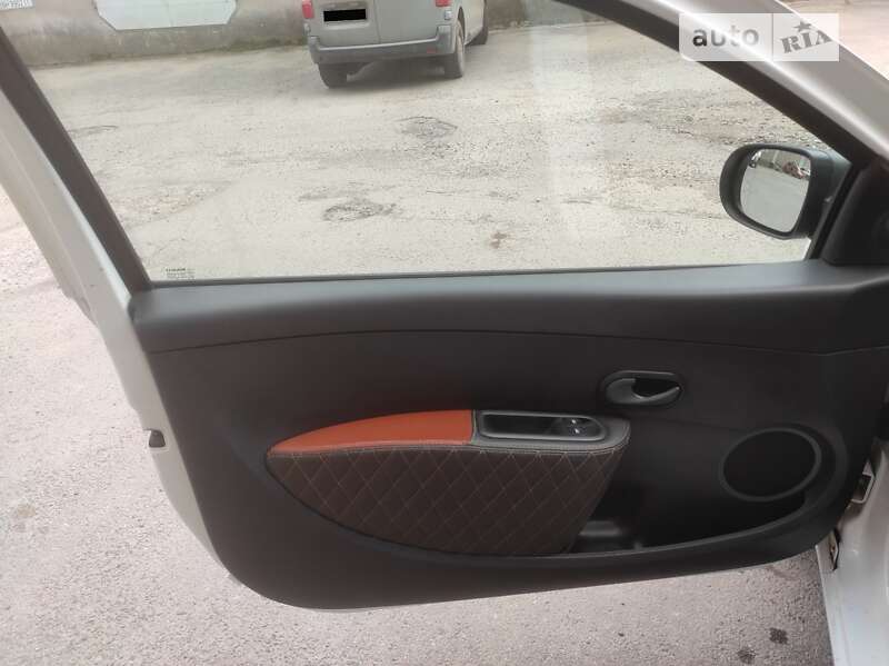 Хэтчбек Renault Clio 2011 в Одессе