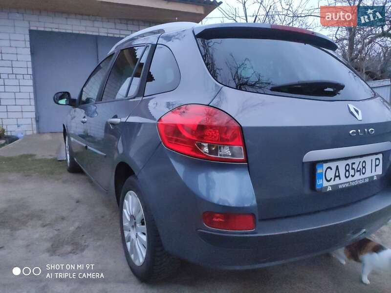 Универсал Renault Clio 2010 в Каневе