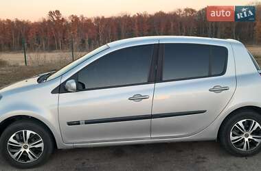 Седан Renault Clio 2006 в 