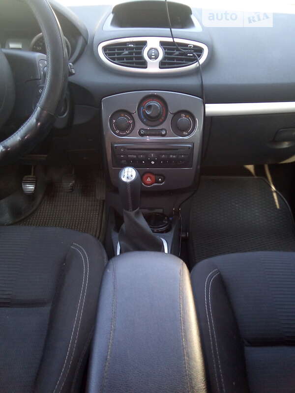 Универсал Renault Clio 2011 в Ивано-Франковске