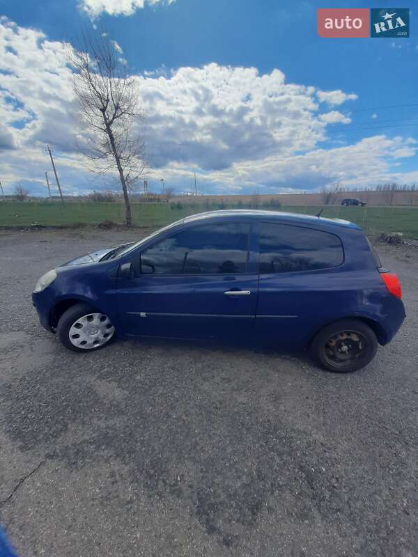 Хэтчбек Renault Clio 2008 в Звенигородке