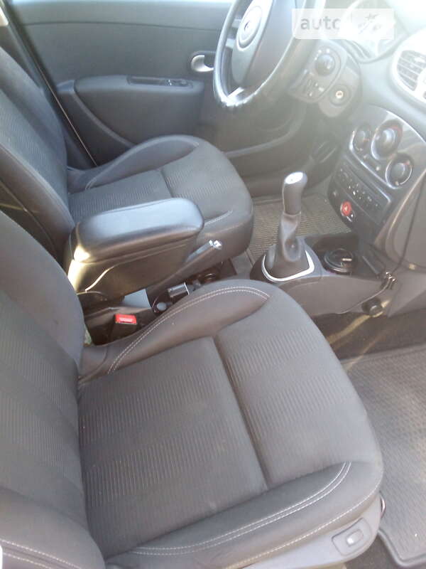 Универсал Renault Clio 2011 в Ивано-Франковске