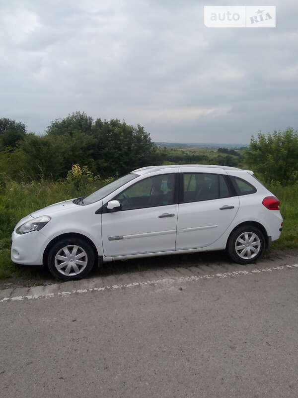 Универсал Renault Clio 2011 в Ивано-Франковске