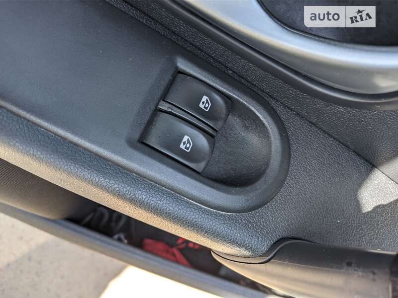 Хетчбек Renault Clio 2010 в Рівному фото 24 Хетчбек Renault Clio 2010 в Рівному