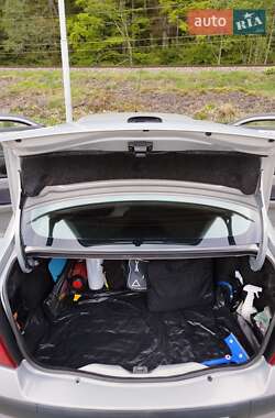 Седан Renault Clio 2006 в 