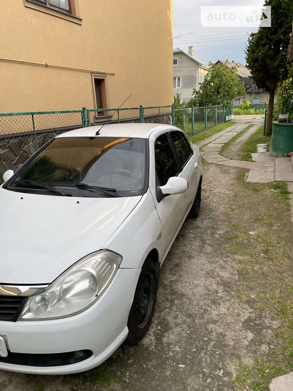 Седан Renault Clio 2012 в Николаеве