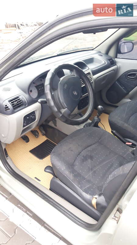 Хэтчбек Renault Clio 2003 в Ильинцах