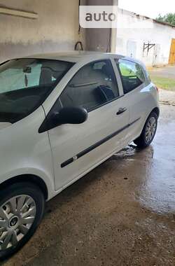 Хэтчбек Renault Clio 2009 в 