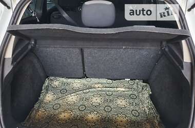 Хэтчбек Renault Clio 2009 в 