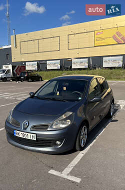 Хэтчбек Renault Clio 2005 в Ровно