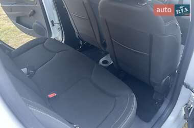 Хэтчбек Renault Clio 2012 в 