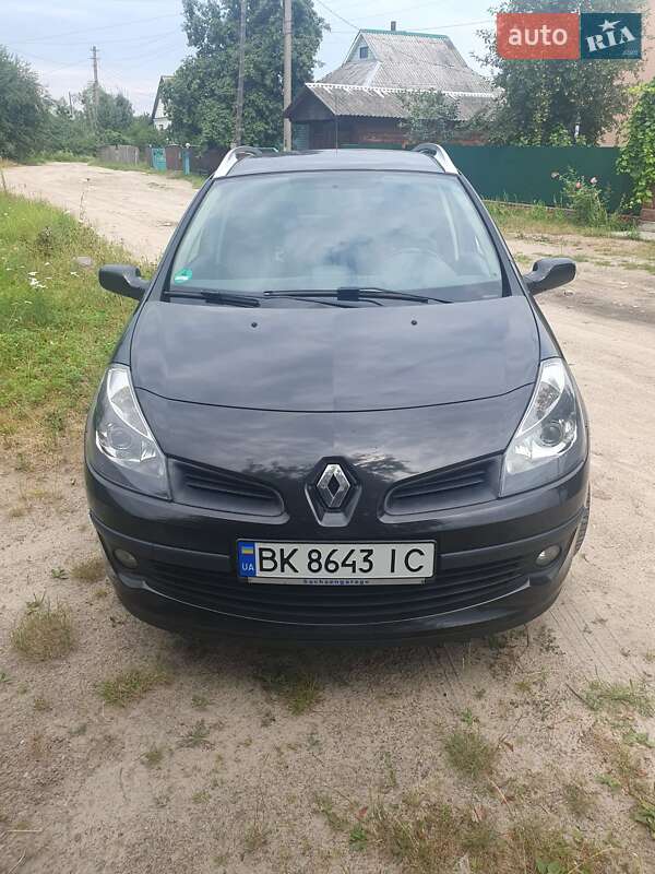 Универсал Renault Clio 2009 в Олевске