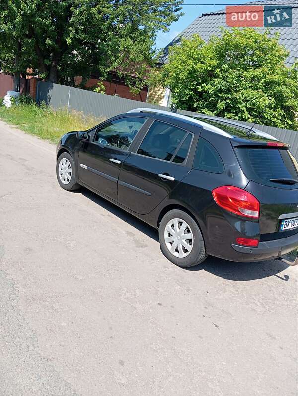 Универсал Renault Clio 2009 в Олевске