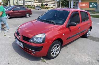 Хэтчбек Renault Clio 2004 в 