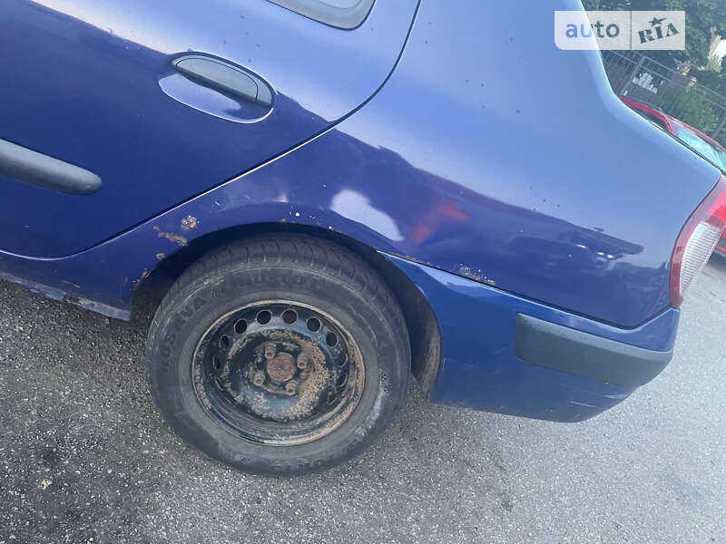 Седан Renault Clio 2005 в Киеве