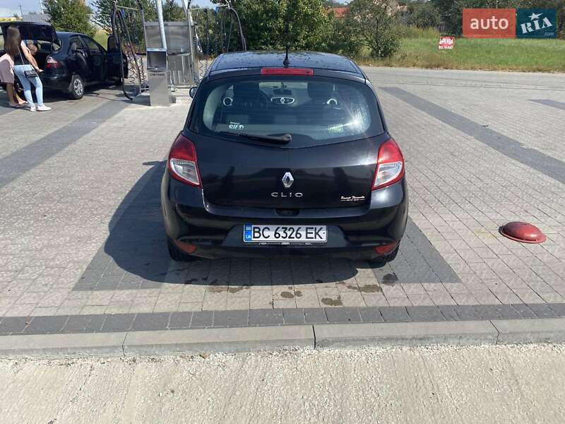 Хэтчбек Renault Clio 2010 в Львове