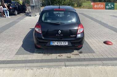 Хэтчбек Renault Clio 2010 в 