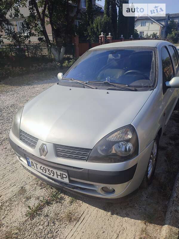 Хетчбек Renault Clio 2001 в 