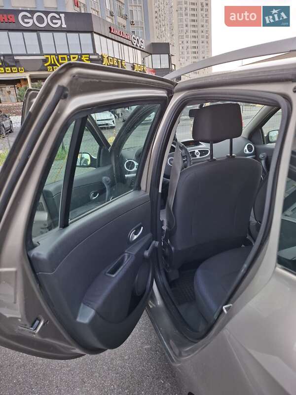 Хэтчбек Renault Clio 2008 в Киеве