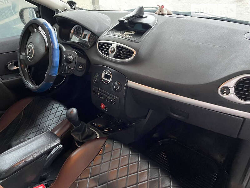 Универсал Renault Clio 2010 в Львове