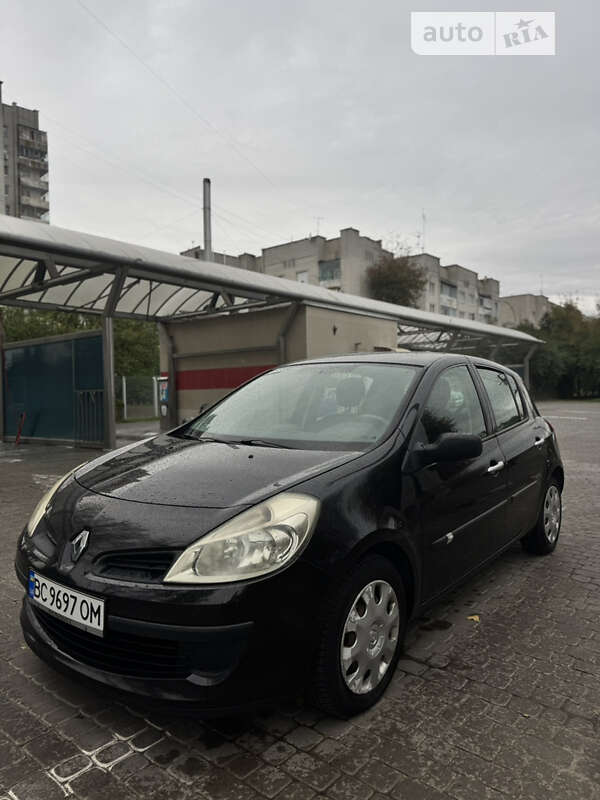 Хэтчбек Renault Clio 2008 в 