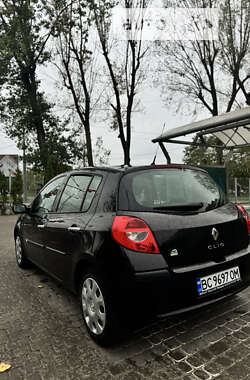 Хэтчбек Renault Clio 2008 в 