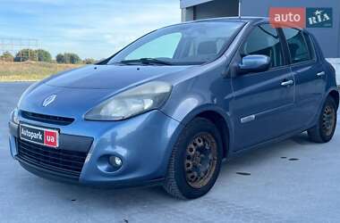 Хэтчбек Renault Clio 2011 в 